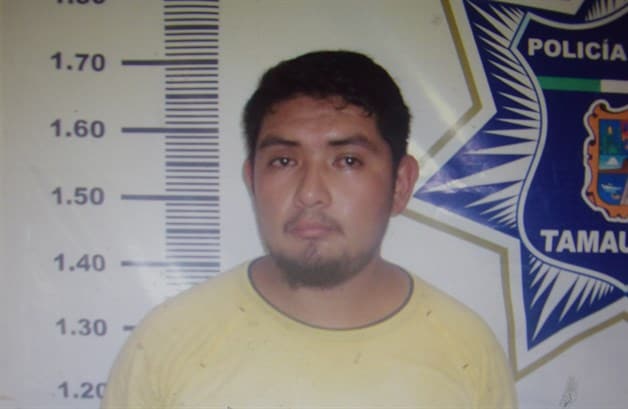 Arrestan a dos jóvenes por consumo de alcohol Arrestan a dos jóvenes por consumo de alcohol