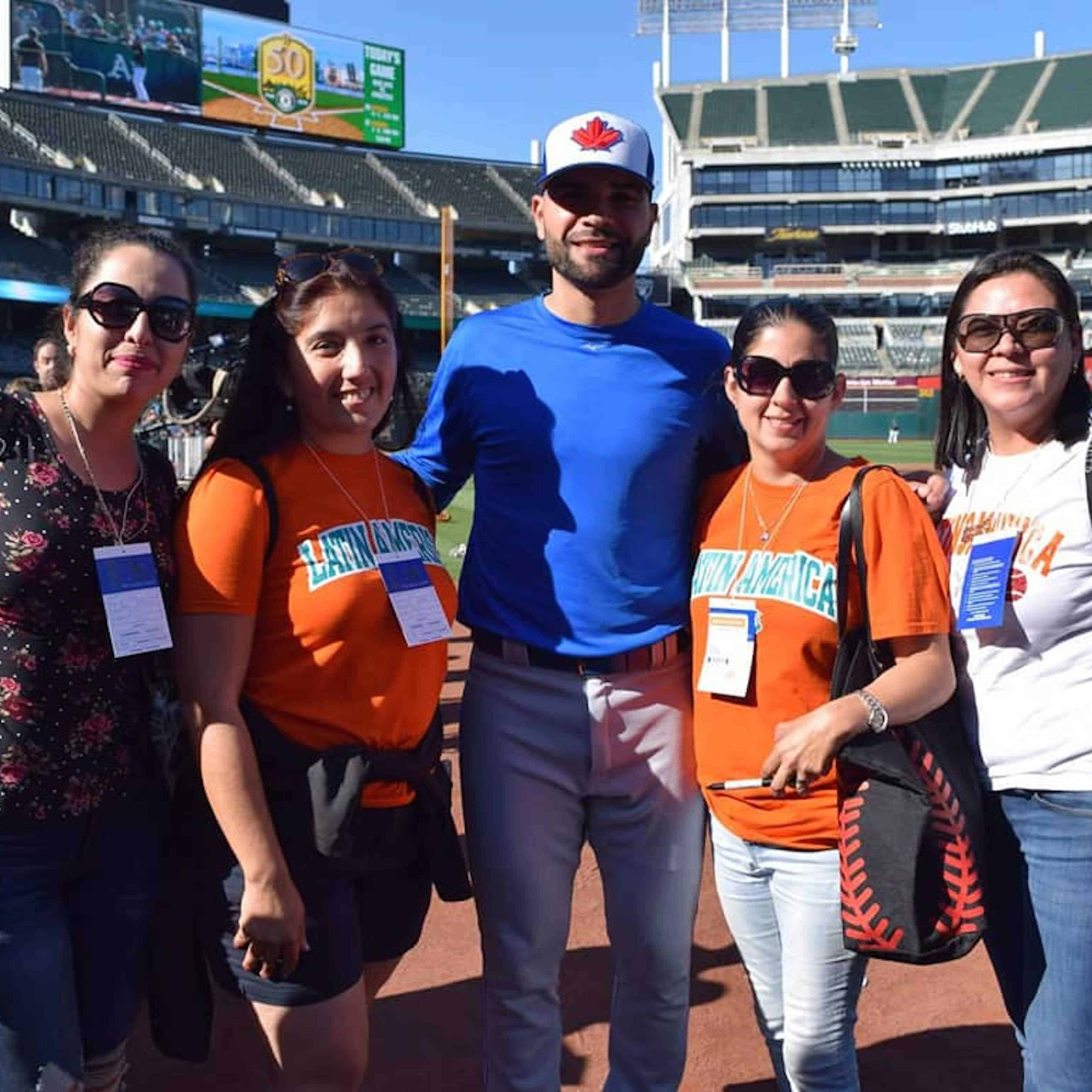 MAMA´S.AlmaSobrevilla,CynthiaHernandez,Olga Herna´ndez, LucyGarciacon JaimeGarci´a.