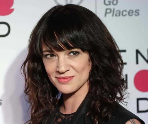 Señalan a Asia Argento de pagar a actor que la acusó Señalan a Asia Argento de pagar a actor que la acusó