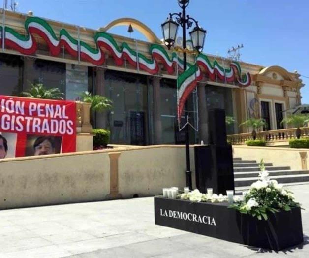 Velan a la democracia en Guadalupe, NL Velan a la democracia en Guadalupe, NL