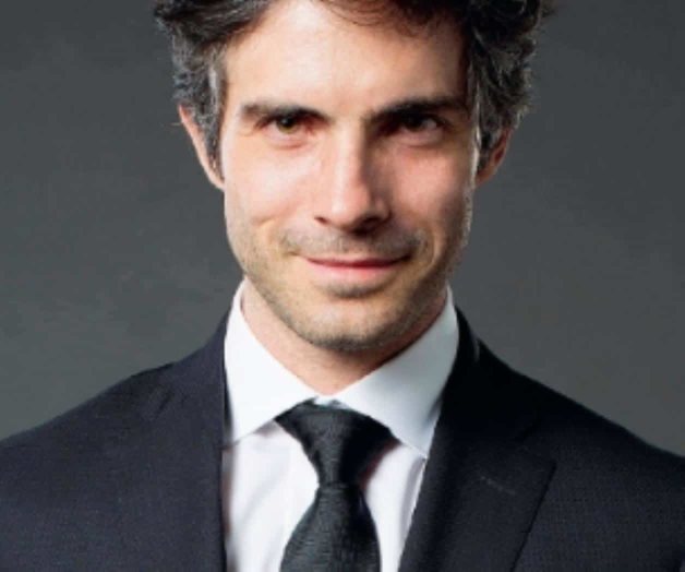 Osvaldo Benavides feliz con su papel en “La bella y las bestias”