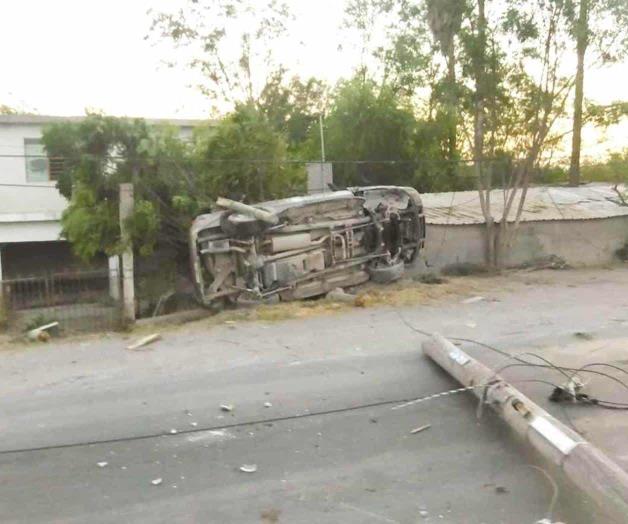 Derriba poste y causa corte Derriba poste y causa corte