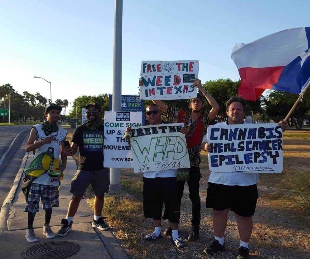 Marchan en apoyo a cannabis medicinal. Piden en Harlingen su legalización Marchan en apoyo a cannabis medicinal. Piden en Harlingen su legalización