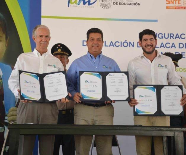 Encabeza Gobernador arranque de ciclo escolar en prepa militarizada