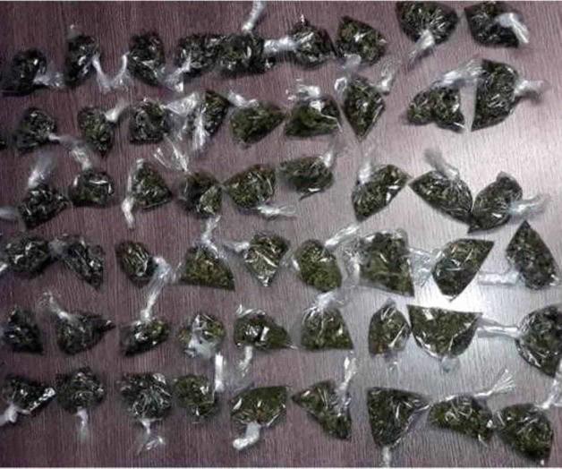 Detienen a joven de 17 años con 131 dosis de droga Detienen a joven de 17 años con 131 dosis de droga