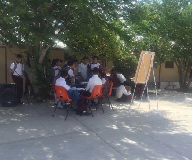 Inician clases a la intemperie Inician clases a la intemperie