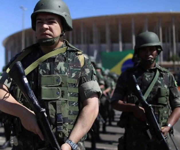 Refuerzan presencia militar en Brasil