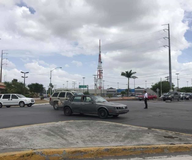 Siguen sin reponer semáforo en crucero Siguen sin reponer semáforo en crucero