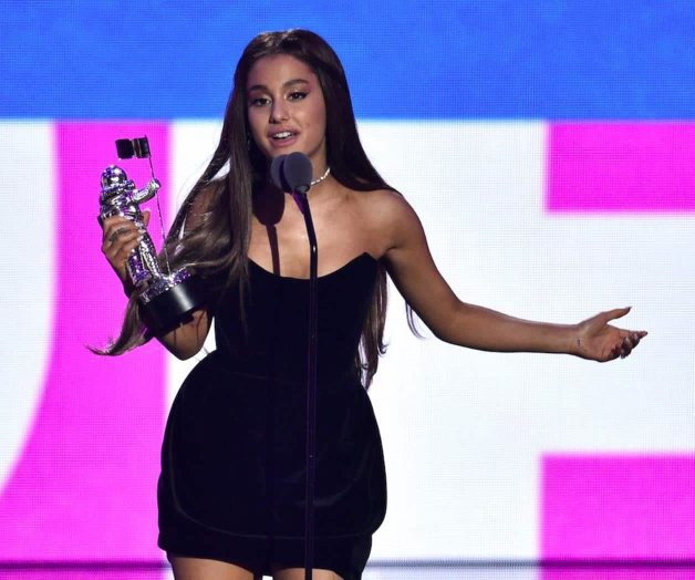 Ariana y Minaj se llevan primeros aplausos en VMAs Ariana y Minaj se llevan primeros aplausos en VMAs