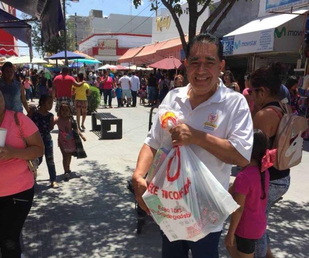 “Pásele usted joven, sí usted que volteó…” “Pásele usted joven, sí usted que volteó…”