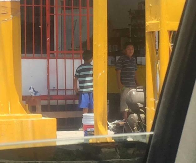 Practican niños la mendicidad Practican niños la mendicidad