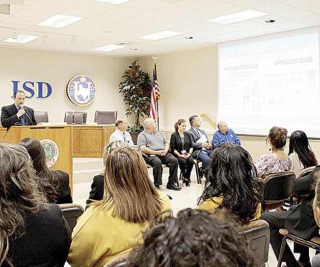 Restringe UISD ingreso de bolsas Restringe UISD ingreso de bolsas