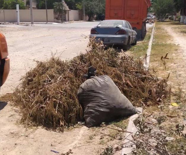 Convierten avenida en un basurero Convierten avenida en un basurero