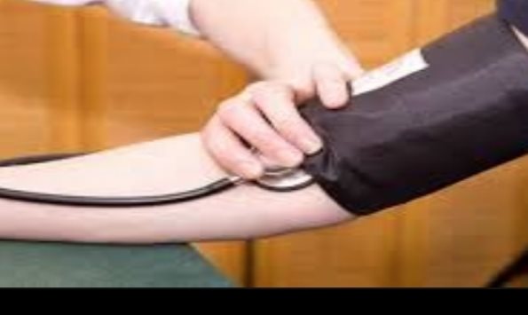 Exámenes de salud en feria de regreso a la escuela Exámenes de salud en feria de regreso a la escuela