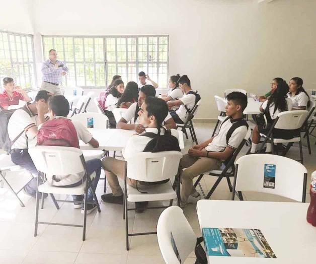 Hacen entrega de lámparas Hacen entrega de lámparas