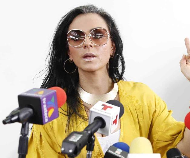 Defiende a su exesposo Defiende a su exesposo