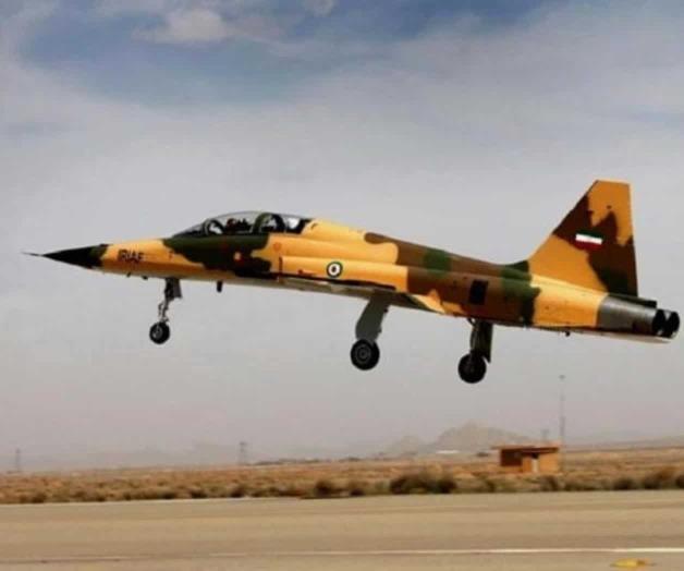 Irán presenta el primer avión de combate de fabricación nacional Irán presenta el primer avión de combate de fabricación nacional
