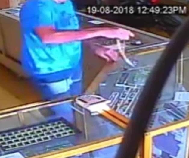 Sufre robo en su joyería y emprende investigación Sufre robo en su joyería y emprende investigación