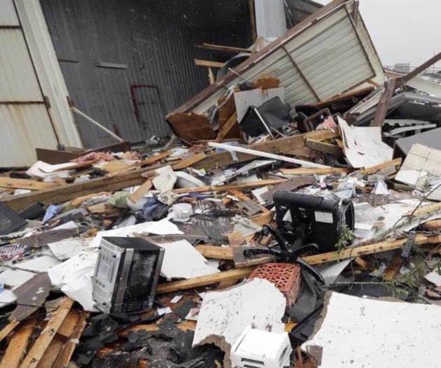 Avala FEMA 1.2 mdd a Ciudad de Groves para eliminar los escombros Avala FEMA 1.2 mdd a Ciudad de Groves para eliminar los escombros