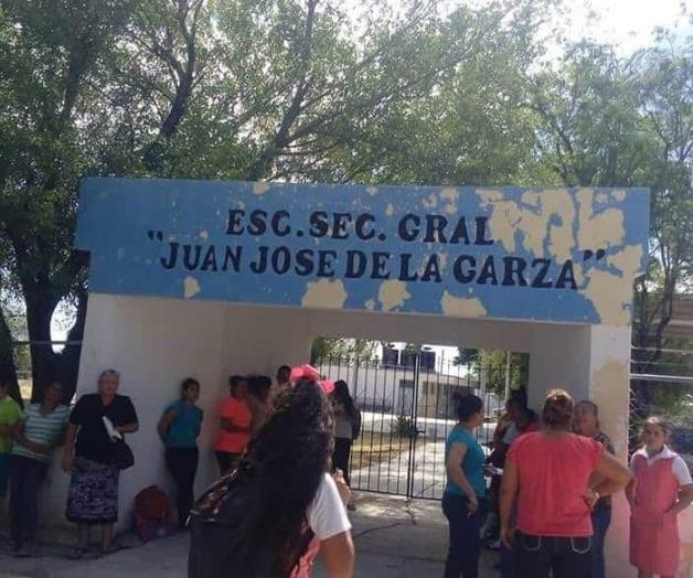 CRUILLAS: Cierran escuela en demanda de director y dos maestros