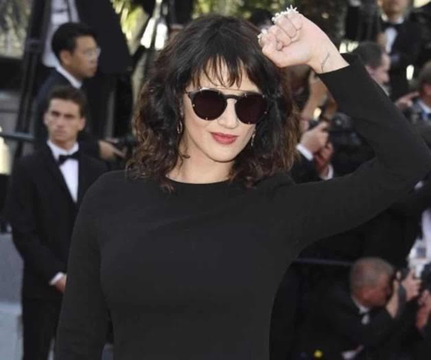 Filtran fotos de encuentro sexual entre Asia Argento y un menor de edad Filtran fotos de encuentro sexual entre Asia Argento y un menor de edad