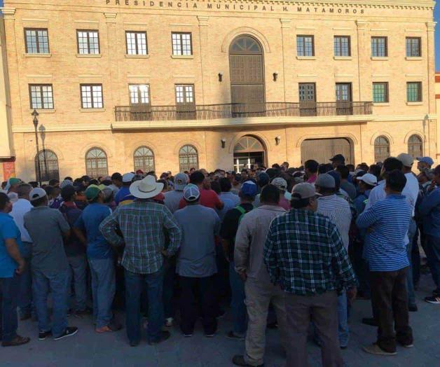 MATAMOROS: Protestan trabajadores del Ayuntamiento en reclamo de aumento salarial MATAMOROS: Protestan trabajadores del Ayuntamiento en reclamo de aumento salarial
