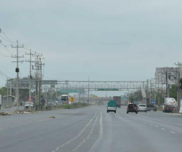 Aprovechan carretera para hacer ‘carjacking’ Aprovechan carretera para hacer ‘carjacking’