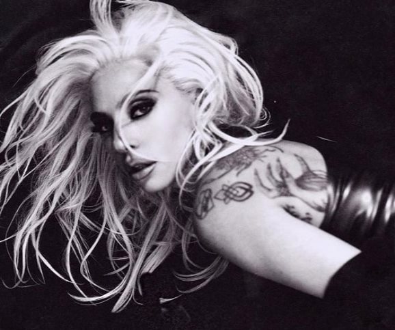 Enseña Lady Gaga su lado más sexy Enseña Lady Gaga su lado más sexy