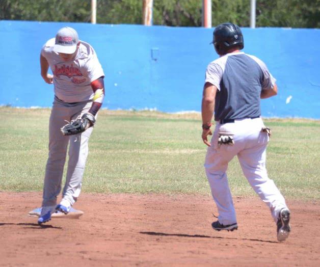 Amigos del Lic ganan en los extrainning Amigos del Lic ganan en los extrainning