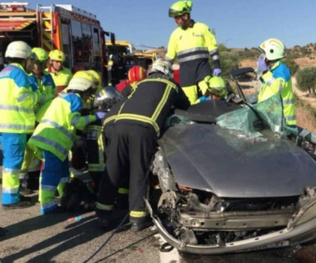 Dos días después de un accidente carretero rescatan a dos menores en EU Dos días después de un accidente carretero rescatan a dos menores en EU