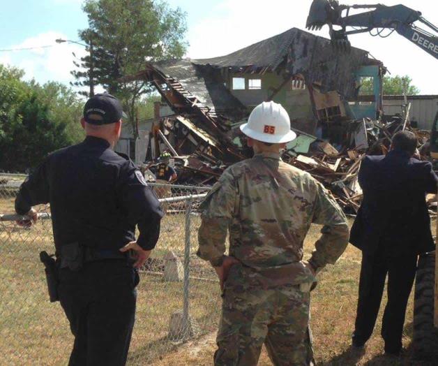 Arremeten contra casas de criminales. Destruyen una, faltan 22 Arremeten contra casas de criminales. Destruyen una, faltan 22