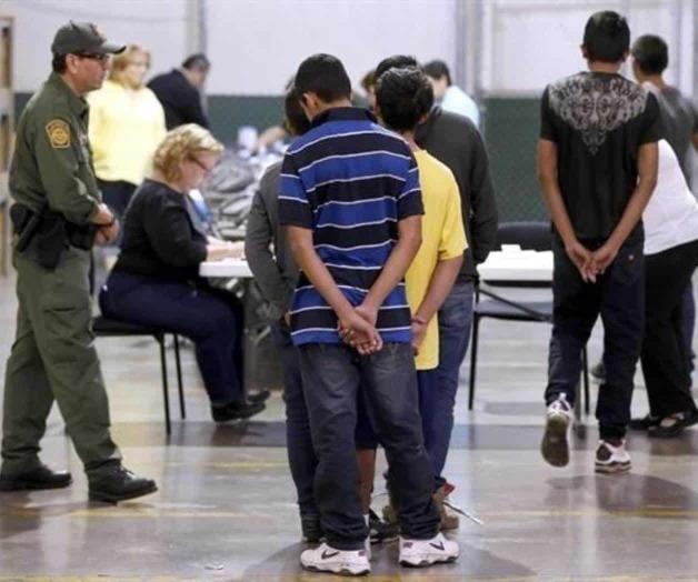 Envían a inmigrantes a centros para adultos en su cumpleaños Envían a inmigrantes a centros para adultos en su cumpleaños