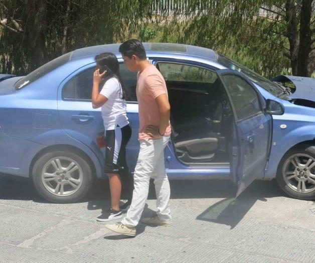 Accidente vial deja cuatro estudiantes lesionados Accidente vial deja cuatro estudiantes lesionados