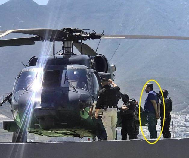 Trasladan a Tamaulipas a líder criminal y su cómplice detenidos en Monterrey Trasladan a Tamaulipas a líder criminal y su cómplice detenidos en Monterrey