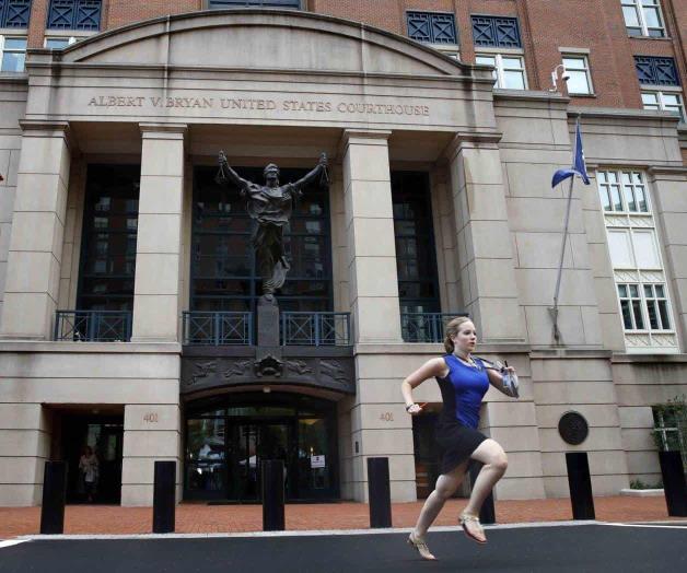 Se viraliza foto de una pasante de NBC Se viraliza foto de una pasante de NBC