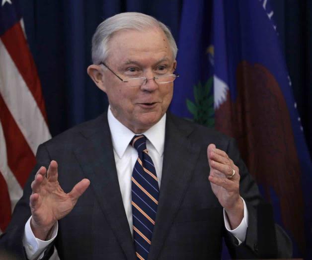 Jeff Sessions parece responder a críticas Jeff Sessions parece responder a críticas