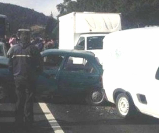 Un muerto tras choque múltiple en Toluca Un muerto tras choque múltiple en Toluca