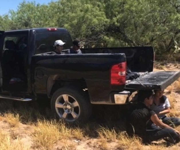 Detienen durante una persecución a 8 presuntos inmigrantes Detienen durante una persecución a 8 presuntos inmigrantes