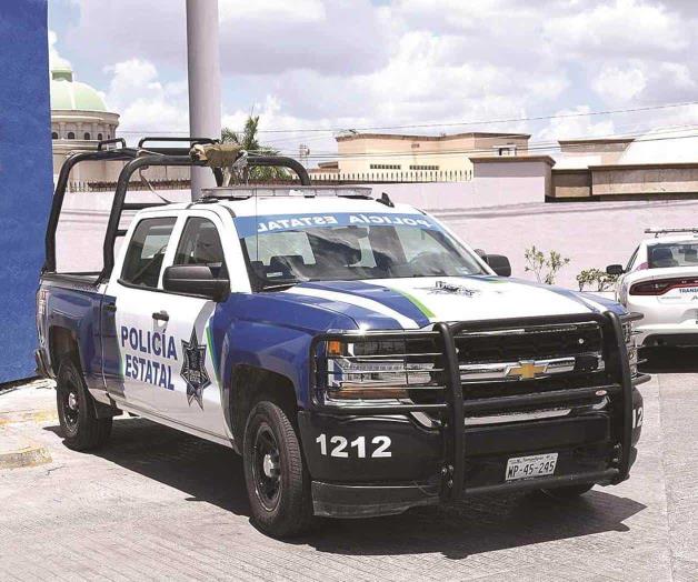 Sujetos armados le quitan auto Sujetos armados le quitan auto