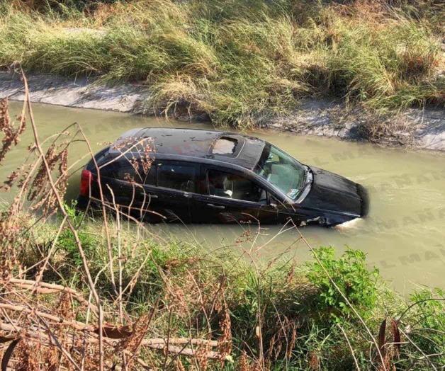 Reynosa: Pierde control y cae a canal Reynosa: Pierde control y cae a canal