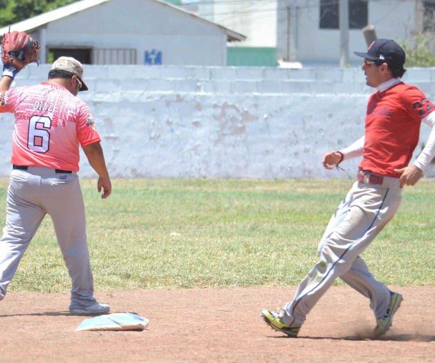 Sábado de playoff en el Club de Petroleros Jubilados y Veteranos Sábado de playoff en el Club de Petroleros Jubilados y Veteranos