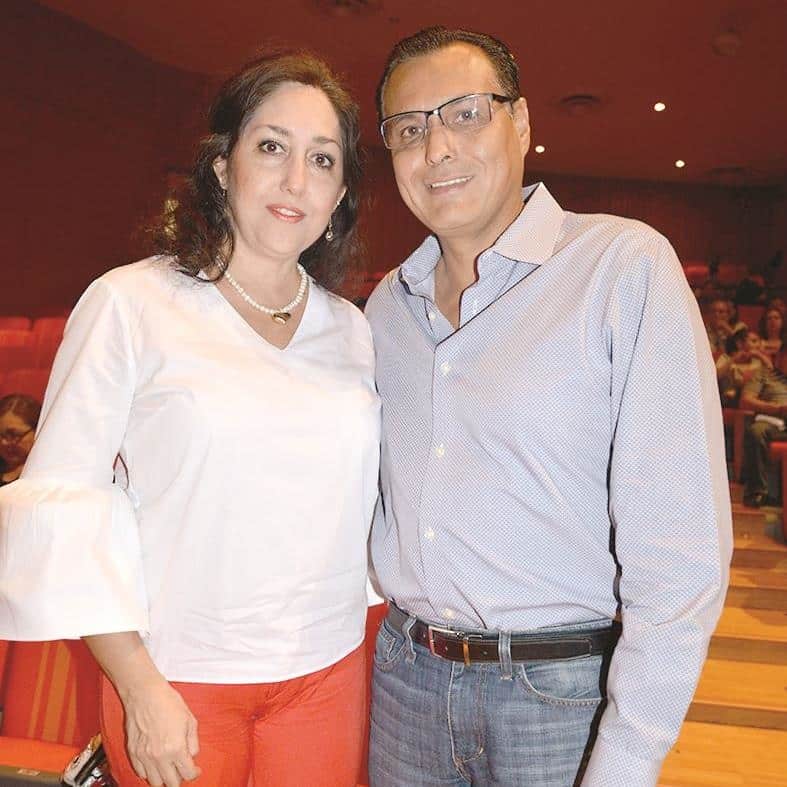 En Sábado. Felipe Rodríguez y Lizeth de Rodríguez.
