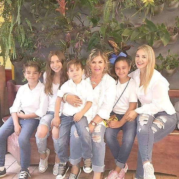 Consentidora.Tita González.