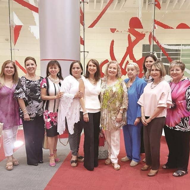 Amigas. Angelina de Hernández, Irma García, Flor Marín, Adriana de Ruy, Graciela de Gómez, Esthela de Deándar, Socorro de Treviño, Tere de Salinas, Sarith de Rosas y Marisela de Pérez.