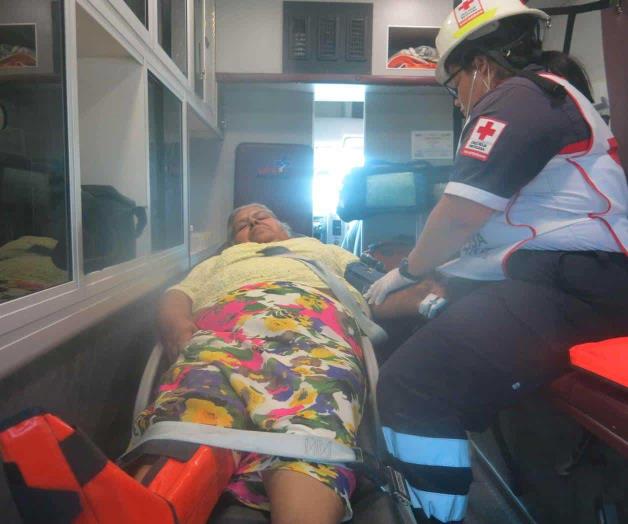 Arrolla motociclista a una mujer adulta Arrolla motociclista a una mujer adulta