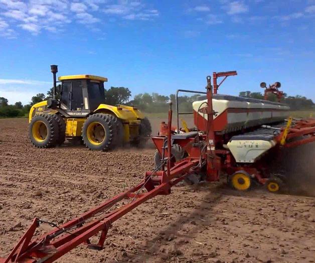 Impide falta de lluvias sembrar sorgo y soya. Esperan productores las precipitaciones Impide falta de lluvias sembrar sorgo y soya. Esperan productores las precipitaciones