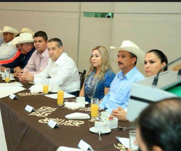 Reconoce edil electa labor del gobernador Reconoce edil electa labor del gobernador