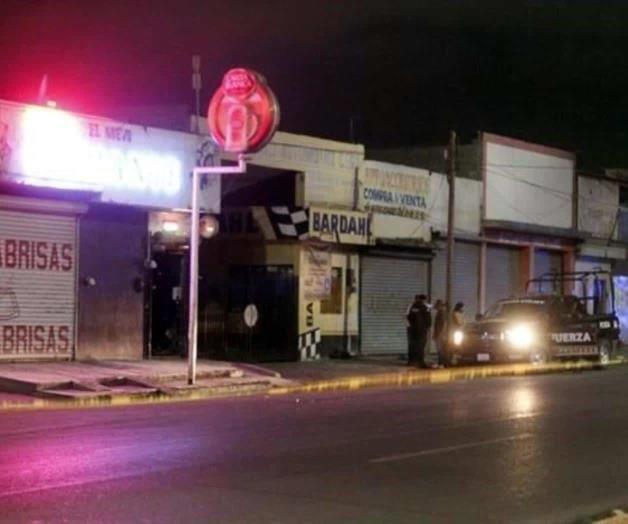 Hombres atacan a balazos bar en Nuevo León; hay dos lesionados Hombres atacan a balazos bar en Nuevo León; hay dos lesionados