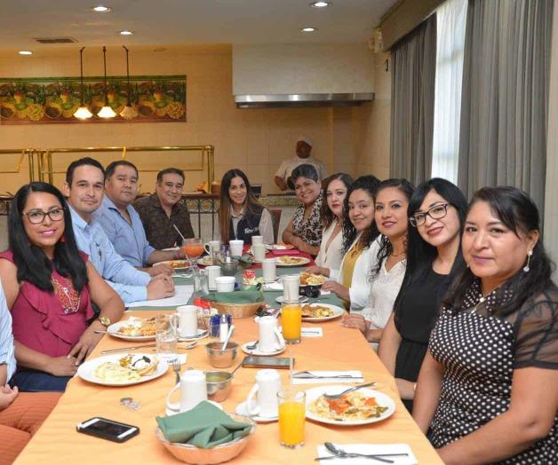 Reconocen labor de trabajadoras sociales Reconocen labor de trabajadoras sociales