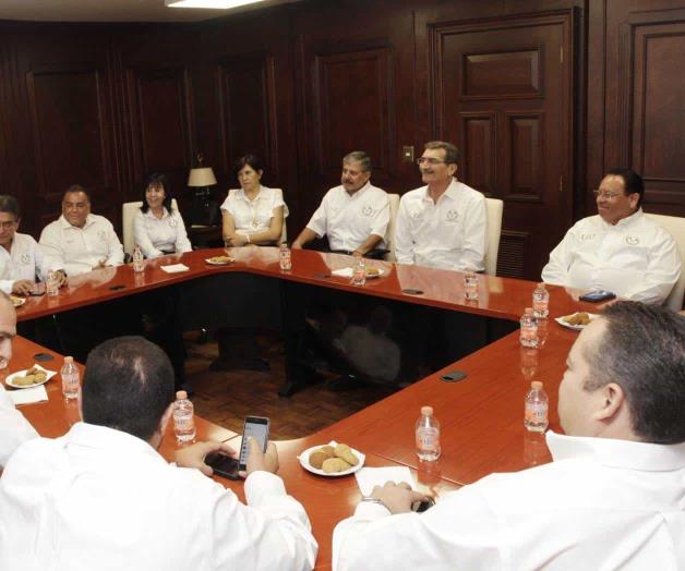 Entrega nombramientos a secretarios de la UAT. Se crean y reestructuran áreas del Gabinete Rectoral Entrega nombramientos a secretarios de la UAT. Se crean y reestructuran áreas del Gabinete Rectoral